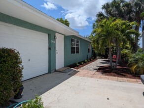 2483 SE Richmond St in Port St. Lucie, FL - Building Photo - Building Photo