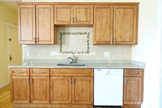 2009 Commonwealth Ave, Unit 2 in Boston, MA - Building Photo - Building Photo