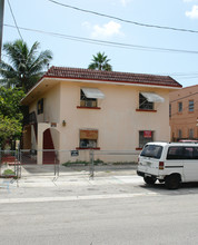 215 SW 9th Ave in Miami, FL - Building Photo - Building Photo