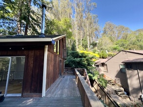 6583 Valley View Rd in Oakland, CA - Building Photo - Building Photo