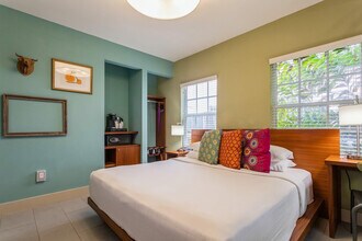 405 Española Wy in Miami Beach, FL - Building Photo - Building Photo