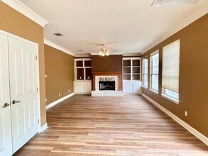 8028 Bottlebrush Dr in Austin, TX - Building Photo - Building Photo