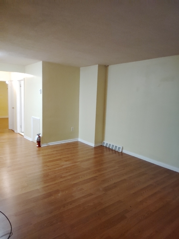 1346 Pennwood Rd in Philadelphia, PA - Building Photo - Building Photo