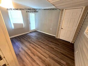 810 Crestwood Terrace in Warner Robins, GA - Building Photo - Building Photo