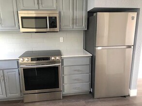 807 Burnett Ave in San Francisco, CA - Building Photo - Building Photo