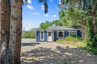 5725 W Mississippi Ave in Lakewood, CO - Building Photo