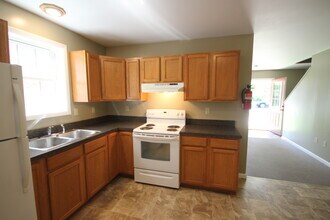 217 W Church St, Unit 2 in Lock Haven, PA - Foto de edificio - Building Photo