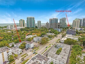 3071 SW 27th Ave in Miami, FL - Building Photo - Building Photo