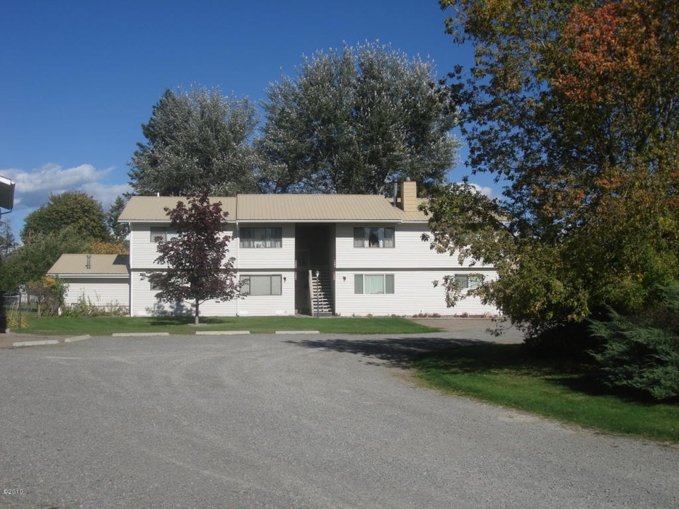 1560 Lehi Ln in Kalispell, MT - Building Photo