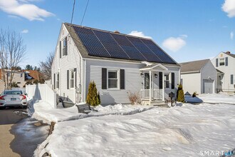 122 Shawmut Ave in North Haven, CT - Building Photo - Building Photo