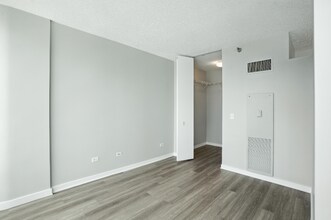 341 E Ohio St in Chicago, IL - Foto de edificio - Building Photo