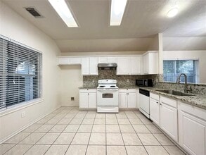 13130 Eldridge Meadow Dr in Houston, TX - Building Photo - Building Photo