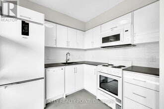 33 Isabella St in Toronto, ON - Building Photo - Building Photo