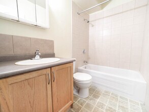 Acadia Apartments in Edmonton, AB - Building Photo - Building Photo