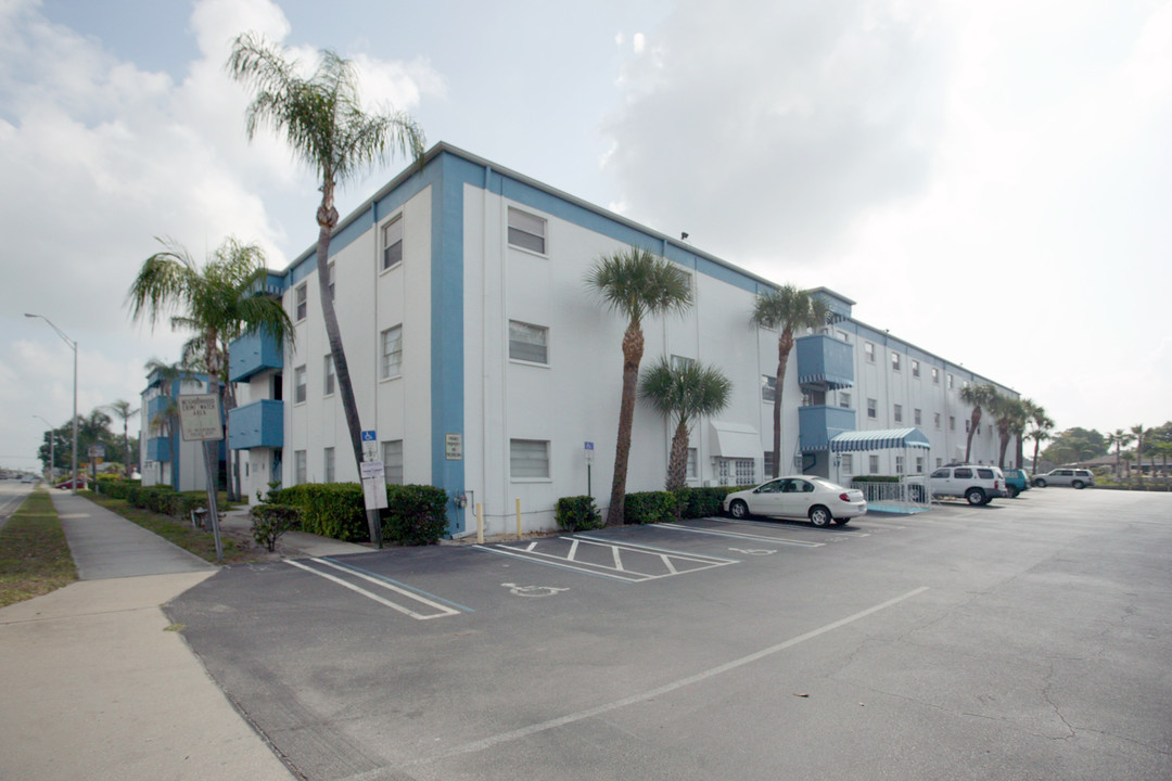 Gateway By The Bay in St. Petersburg, FL - Building Photo