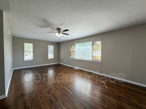 800 N Hickory Ave in Broken Arrow, OK - Foto de edificio - Building Photo