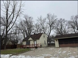 22641 Albion Ave in Farmington Hills, MI - Building Photo