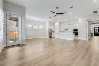 8000 Sunrise Ravine Pass in Lago Vista, TX - Building Photo - Building Photo