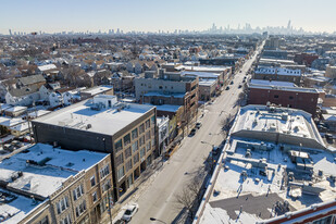 2945 N Milwaukee Ave in Chicago, IL - Foto de edificio - Building Photo