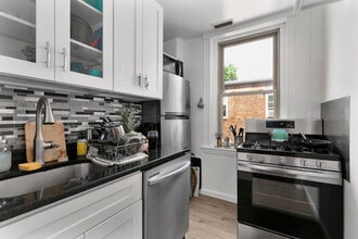 5 Wood St, Unit 6 in Cambridge, MA - Foto de edificio - Building Photo