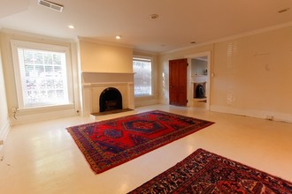 201 E Charlton Street in Savannah, GA - Building Photo - Interior Photo