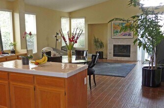 2263 Paseo Saucedal in Carlsbad, CA - Building Photo - Building Photo