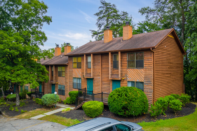 Pinecrest Townhomes in Pigeon Forge, TN - Building Photo - Building Photo