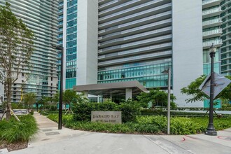 650 NE 32nd St, Unit 805 in Miami, FL - Building Photo - Building Photo