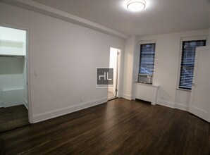 EAST 46 STREET in New York, NY - Building Photo - Building Photo