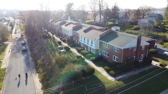 339 E Walnut St in Kutztown, PA - Building Photo - Building Photo