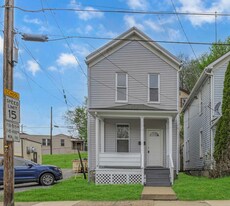 862 Grove Ave in New Brighton, PA - Building Photo