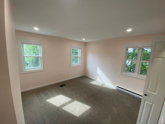 1 Angela Ln, Unit 1 in Watertown, MA - Foto de edificio - Building Photo
