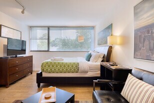 Furnished Studio Apts. (NTLY/WKLY/MTHLY) in Atlanta, GA - Building Photo