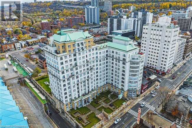 135 James St S