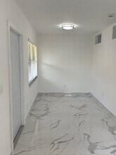 5962 NW 19th St in Lauderhill, FL - Building Photo - Building Photo