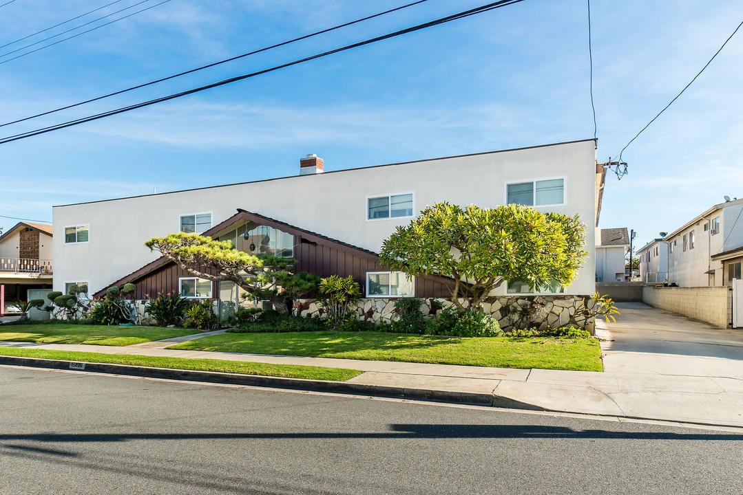 15828 S Denker Ave in Gardena, CA - Building Photo