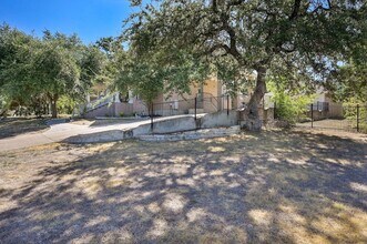 10011 Brightling Ln in Austin, TX - Building Photo - Building Photo