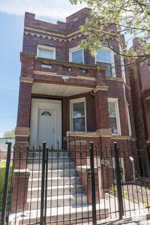 1431 N Springfield Ave, Unit 2 in Chicago, IL - Building Photo