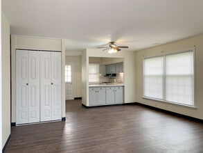 9 Colonial Park in New Holland, PA - Building Photo - Building Photo