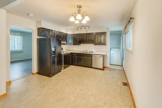407 Sheets St in Englewood, OH - Building Photo - Building Photo