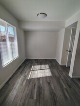 2010 Larcus Ave in Bakersfield, CA - Building Photo - Building Photo