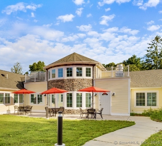 14 Godfrey St in Groton, CT - Foto de edificio - Building Photo