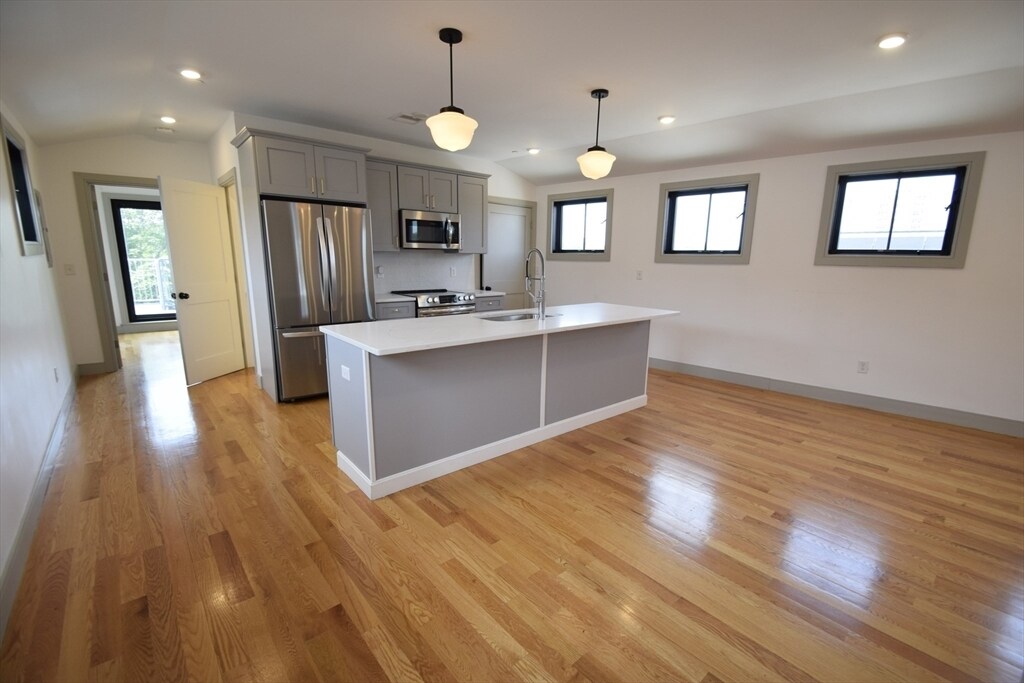 15 Maywood St in Boston, MA - Building Photo