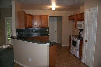 8415 Reterio Dr in West Columbia, TX - Building Photo - Building Photo