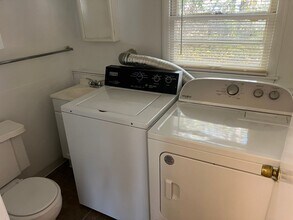 929 Greenbrier Rd in Dekalb, IL - Building Photo - Building Photo