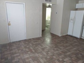 2520 Bulloch St, Unit C in North Las Vegas, NV - Building Photo - Building Photo