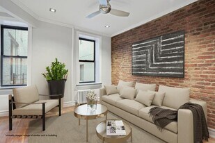 432 E 13th St in New York, NY - Building Photo