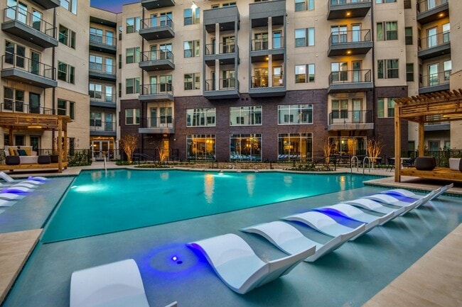 Luxia Gallery House in Dallas, TX - Building Photo - Building Photo