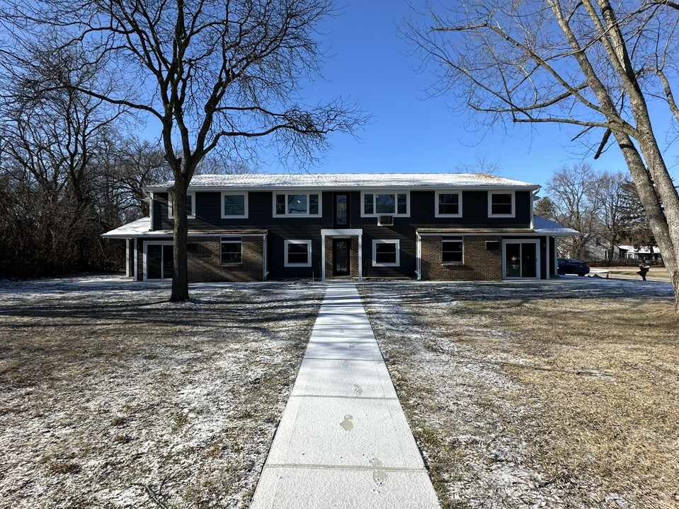 1939 S 124th St, Unit 1939 S 124th St in New Berlin, WI - Building Photo