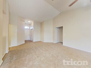 585 Fallen Timbers Dr in Orange Park, FL - Building Photo - Building Photo